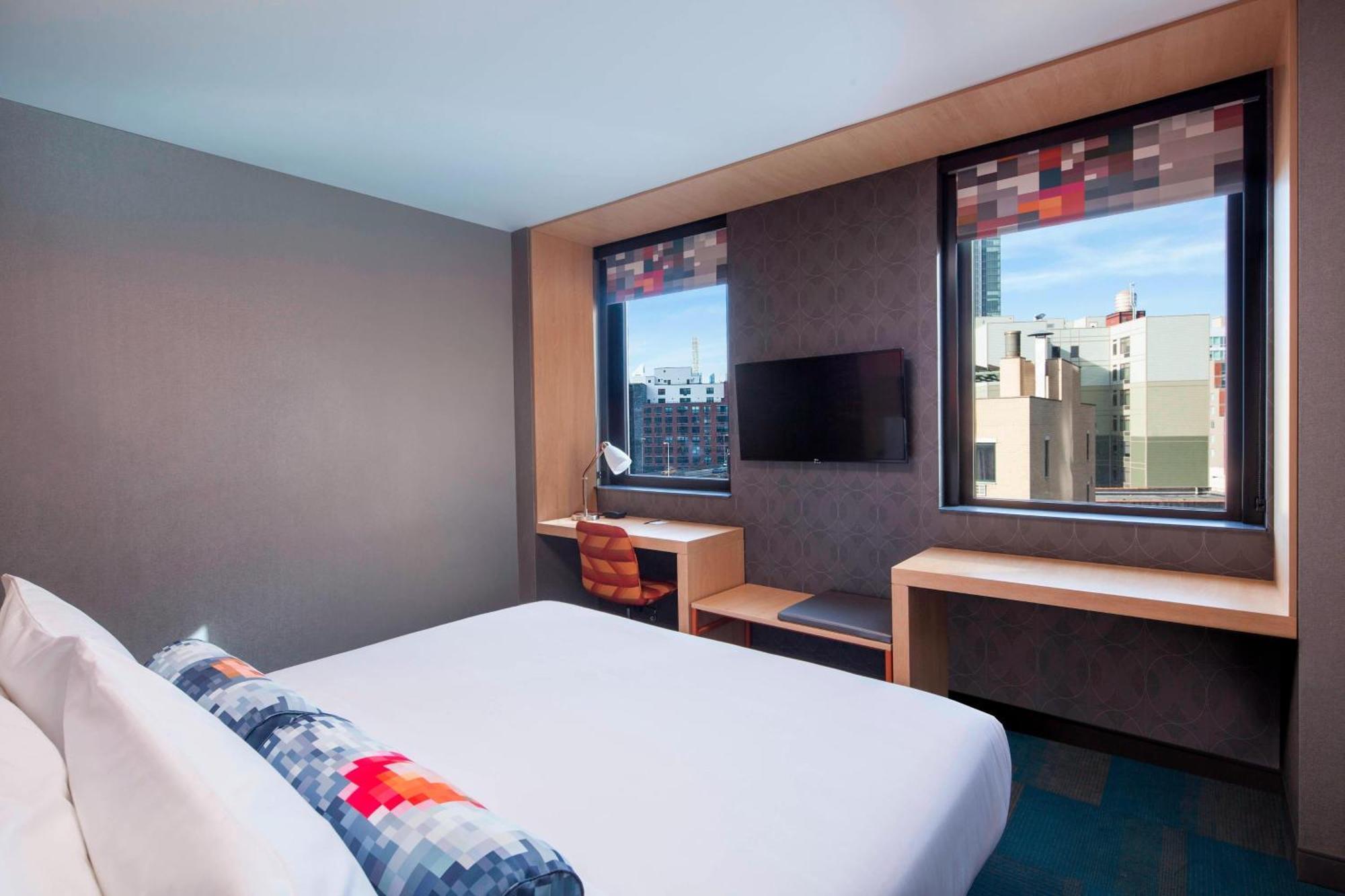 Aloft Long Island City-Manhattan View Hotel New York Exterior photo