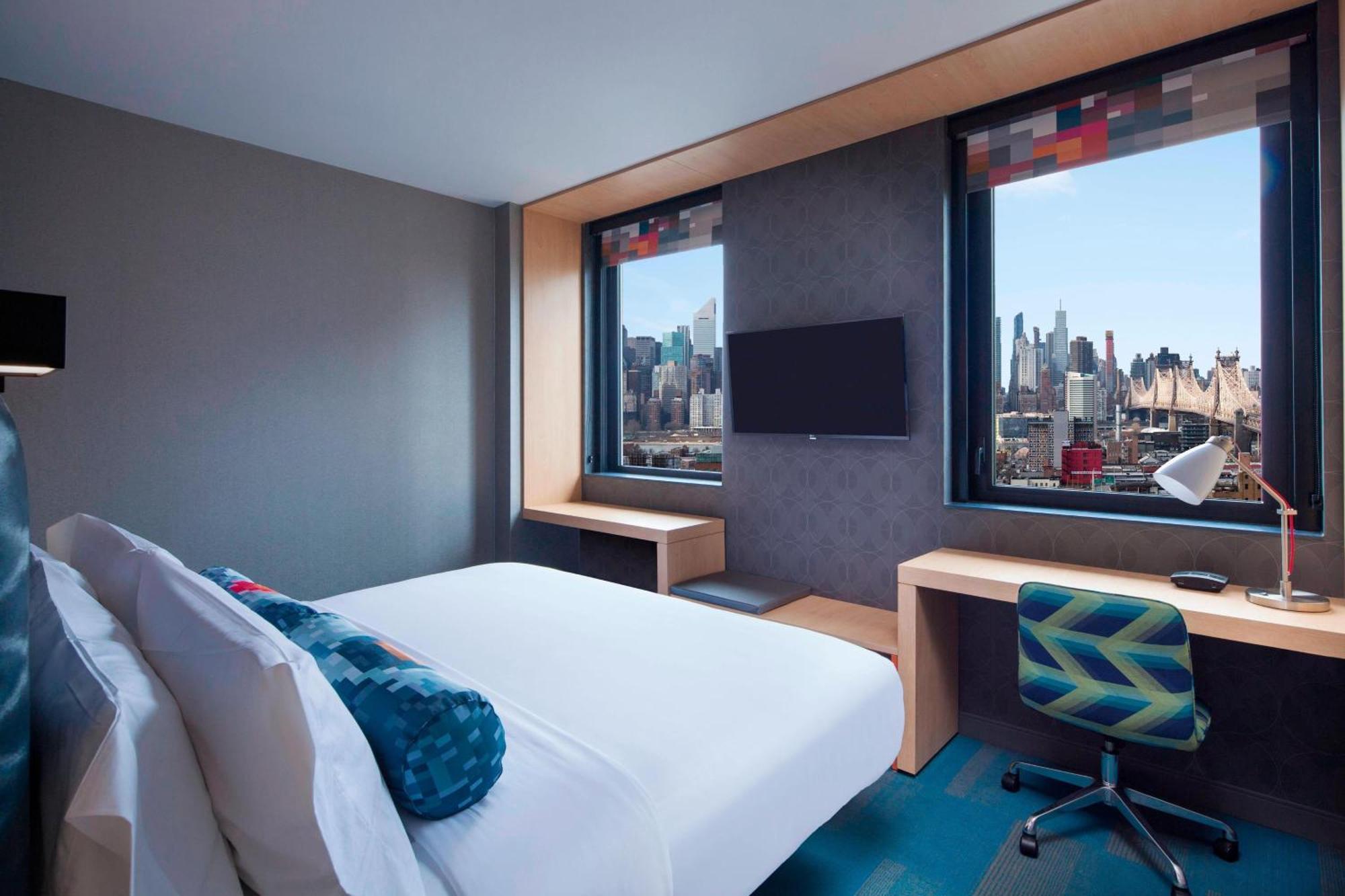 Aloft Long Island City-Manhattan View Hotel New York Exterior photo