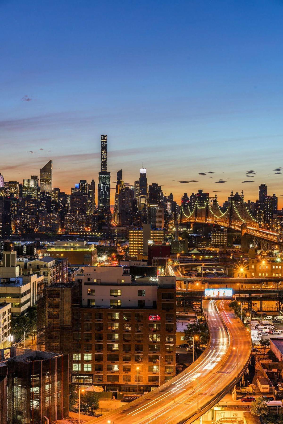 Aloft Long Island City-Manhattan View Hotel New York Exterior photo